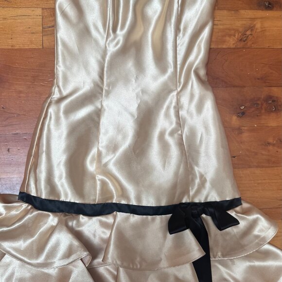 Gold Satin Jessica McClintock from Sax department store Size one strapless - Picture 6 of 7